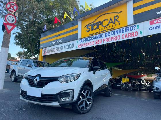 RENAULT CAPTUR 1.6 16V SCE FLEX INTENSE X-TRONIC RENAULT CAPTUR 1.6 16V SCE FLEX INTENSE X-TRONIC